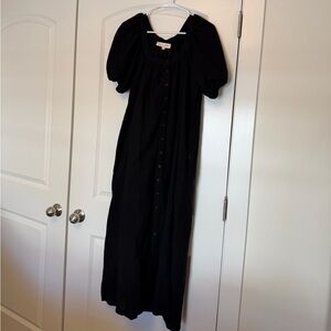 Chic Black Maxi Dress with Puff Sleeves